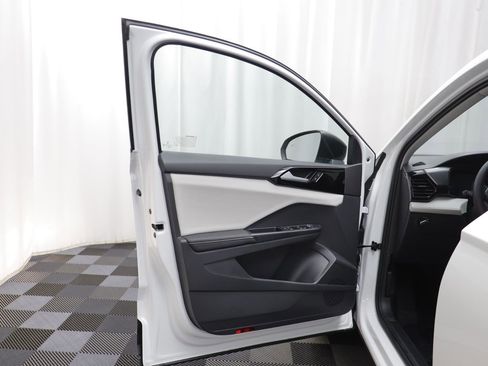 New 2026 Volkswagen Taos S image 4