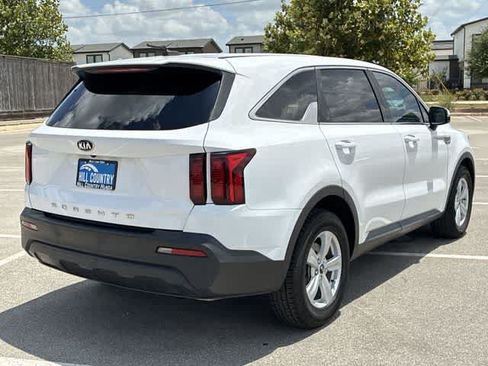 Used 2021 Kia Sorento LX FWD image 6