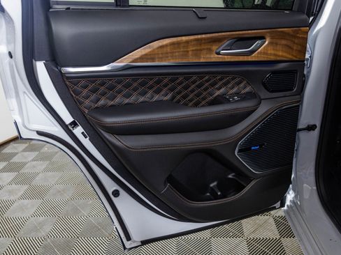 New 2026 Jeep Grand Cherokee Summit AWD/4WD image 42