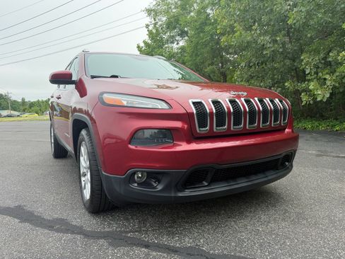 Used 2016 Jeep Cherokee Latitude w/ Comfort/Convenience Group FWD image 4