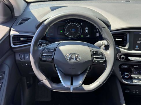 Used 2018 Hyundai Ioniq Limited FWD image 12