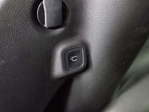 New 2026 Jeep Compass Limited image 12