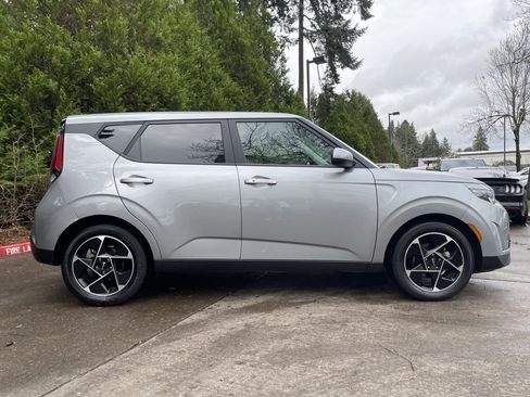 Certified 2023 Kia Soul EX image 3