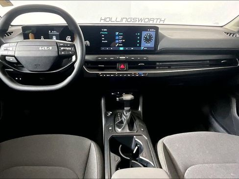 Used 2025 Kia K4 LXS image 11