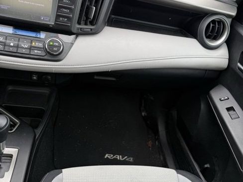 Used 2018 Toyota RAV4 XLE image 29