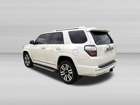 Used 2017 Toyota 4Runner Limited w/ Convenience Package AWD/4WD image 8