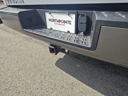 Used 2018 Nissan Titan PRO-4X AWD/4WD image 30