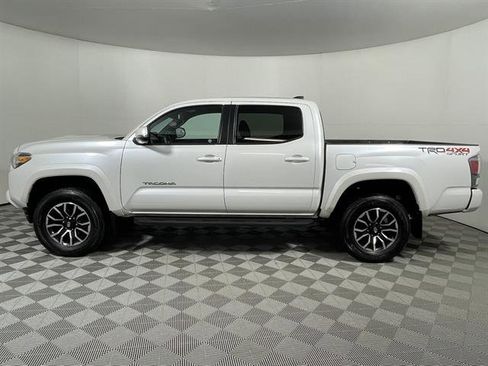 Certified 2022 Toyota Tacoma TRD Sport image 5