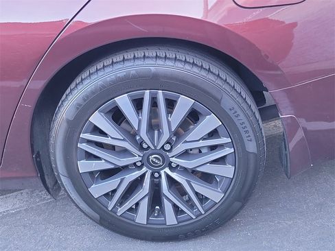 Used 2023 Nissan Altima 2.5 SV w/ SV Premium Package image 25