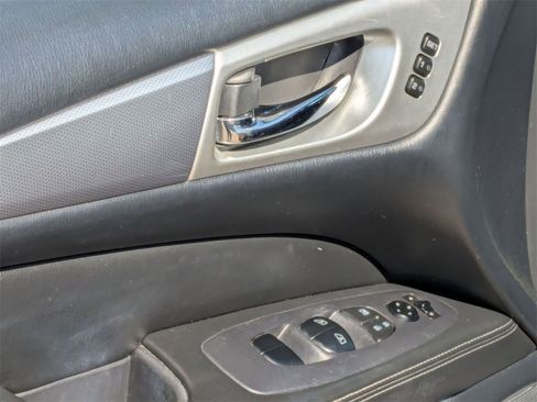 Used 2019 Nissan Pathfinder SL image 17