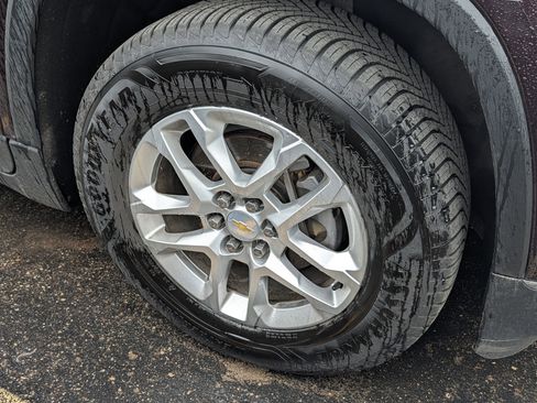 Used 2020 Chevrolet Traverse LT w/ LPO, Floor Liner Package AWD/4WD image 3