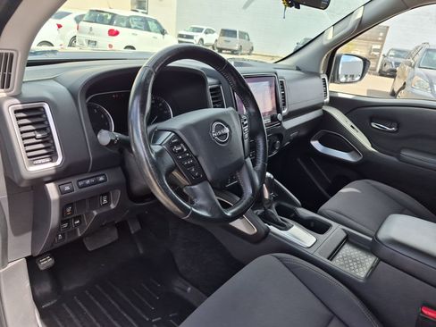 Used 2022 Nissan Frontier SV AWD/4WD image 16