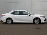Used 2020 Toyota Camry LE image 3