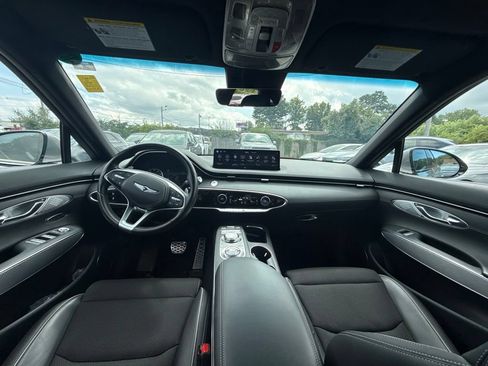 Used 2025 Genesis GV70 3.5T Sport AWD/4WD image 19