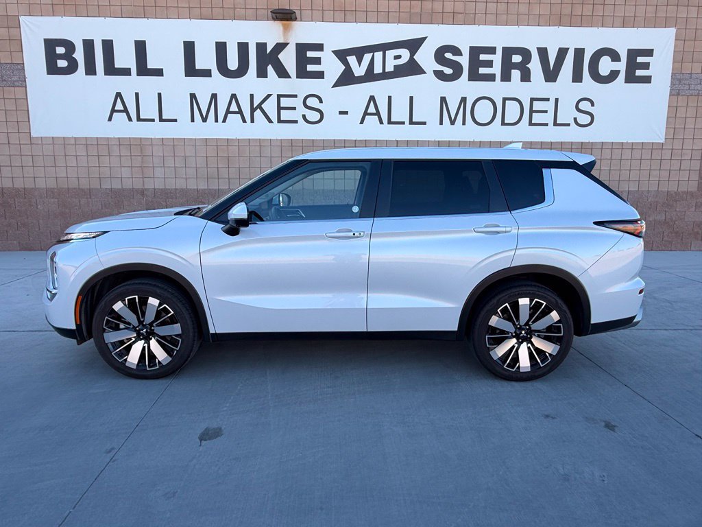 Used 2025 Mitsubishi Outlander SE AWD/4WD image 11