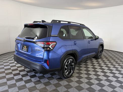 Used 2025 Subaru Forester Limited AWD/4WD image 10