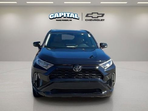 Used 2021 Toyota RAV4 XLE Premium image 8