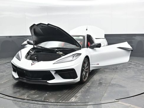 Used 2023 Chevrolet Corvette Stingray Premium Conv w/ Z51 Performance Package image 44