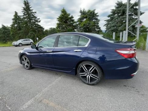 Used 2017 Honda Accord Sport Special Edition image 6