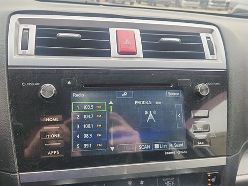 Used 2017 Subaru Outback 2.5i Premium image 19