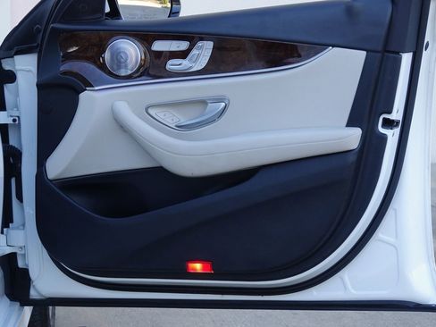 Used 2017 Mercedes-Benz E 300 4MATIC image 38