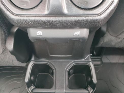 Used 2020 Jeep Wrangler Unlimited Sport S AWD/4WD image 15