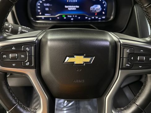 Used 2023 Chevrolet Suburban Premier AWD/4WD image 18