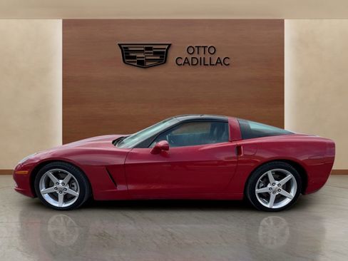 Used 2005 Chevrolet Corvette Coupe w/ Preferred Equipment Group image 2