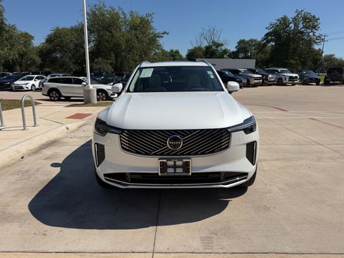 Certified 2026 Volvo XC90 T8 Ultra w/ Protection Package Premier AWD/4WD image 8