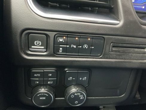 Used 2024 Chevrolet Tahoe LT AWD/4WD image 21