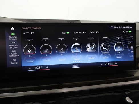 Used 2023 BMW X7 xDrive40i w/ Premium Package AWD/4WD image 8