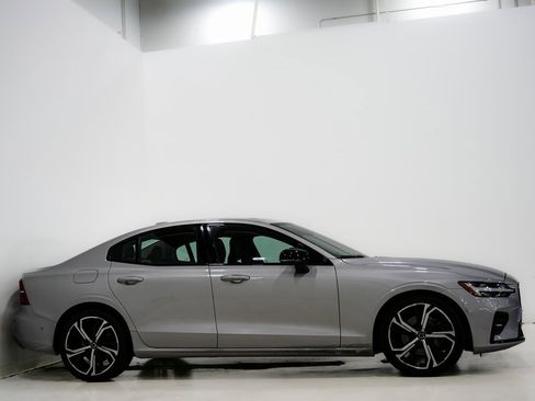 Used 2024 Volvo S60 B5 Plus image 6