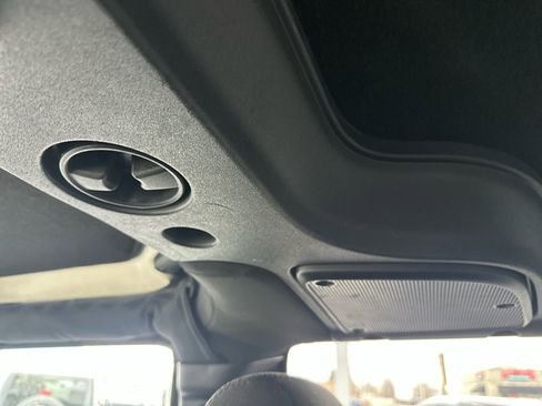 Used 2018 Jeep Wrangler Unlimited Sport S image 42