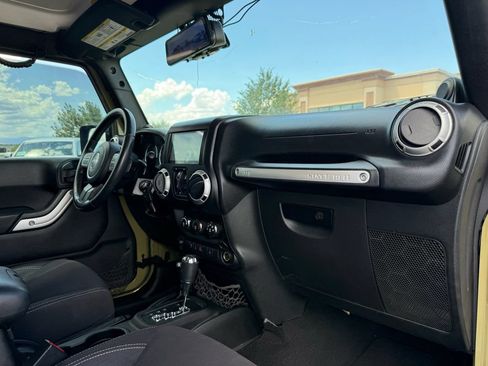 Used 2013 Jeep Wrangler Unlimited Sahara w/ Connectivity Group AWD/4WD image 26