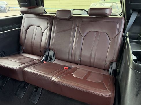 Used 2023 Ford Expedition Limited image 31