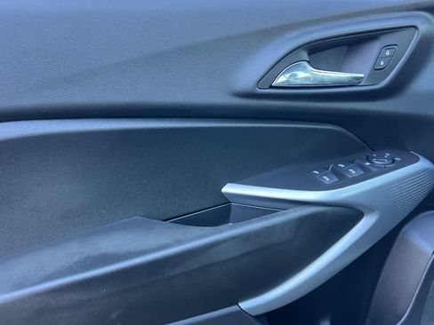 Used 2024 Chevrolet Trax RS image 12