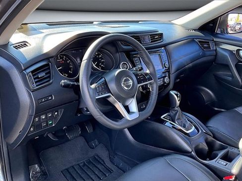 Used 2020 Nissan Rogue SL w/ Premium Package image 17