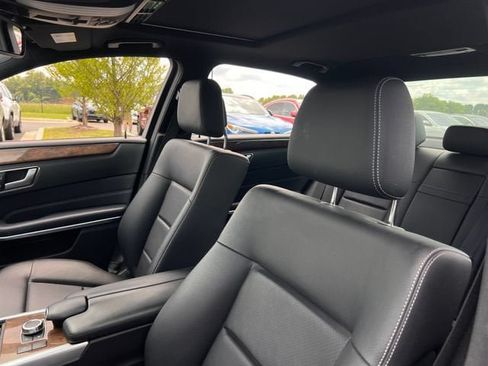 Used 2016 Mercedes-Benz E 350 Sedan w/ Keyless Go Package image 13