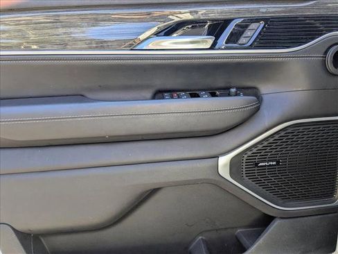 Used 2022 Jeep Wagoneer Series II w/ Convenience Group I image 9