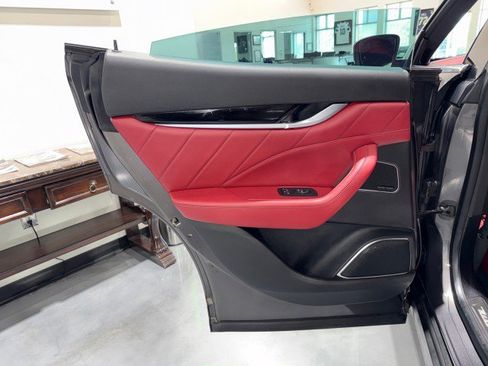 Used 2020 Maserati Levante GranSport image 47