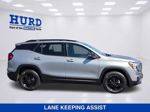 Used 2023 GMC Terrain AT4 AWD/4WD image 3