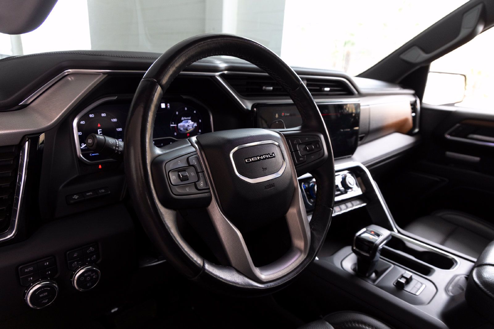 Used 2023 GMC Sierra 1500 Denali w/ Denali Reserve Package AWD/4WD image 17