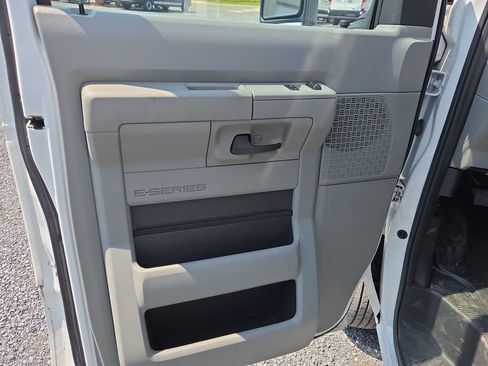 New 2024 Ford E-450 and Econoline 450 Super Duty w/ Power Windows & Locks Group image 23