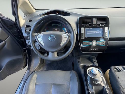 Used 2015 Nissan Leaf SL image 18
