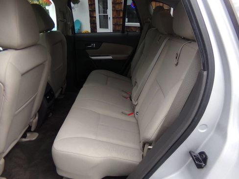 Used 2013 Ford Edge SE image 30