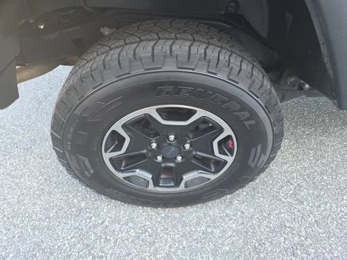 Used 2016 Jeep Wrangler Unlimited Rubicon AWD/4WD image 12