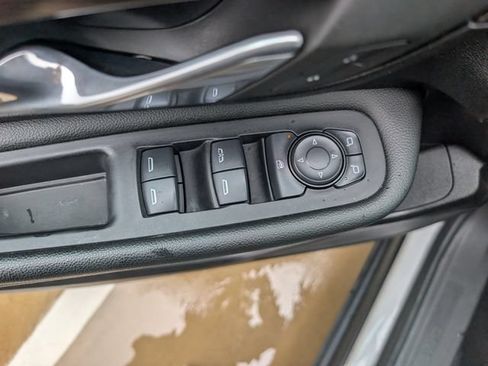 Used 2024 GMC Terrain SLE FWD image 20