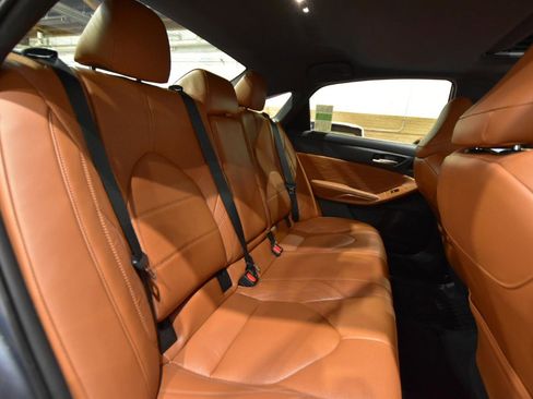 Used 2019 Toyota Avalon Limited image 47