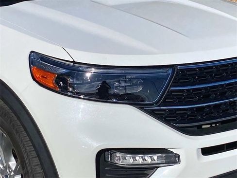 Used 2021 Ford Explorer XLT w/ Equipment Group 202A image 4