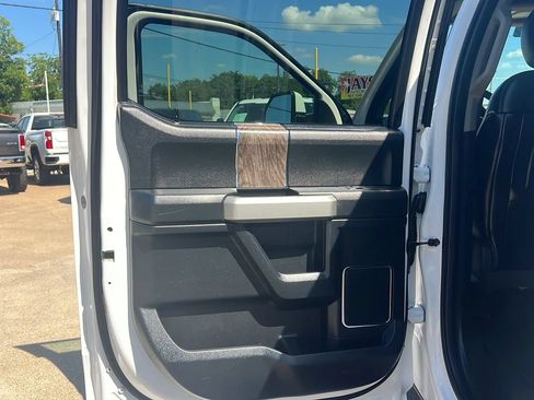 Used 2017 Ford F250 Lariat w/ Lariat Ultimate Package AWD/4WD image 11
